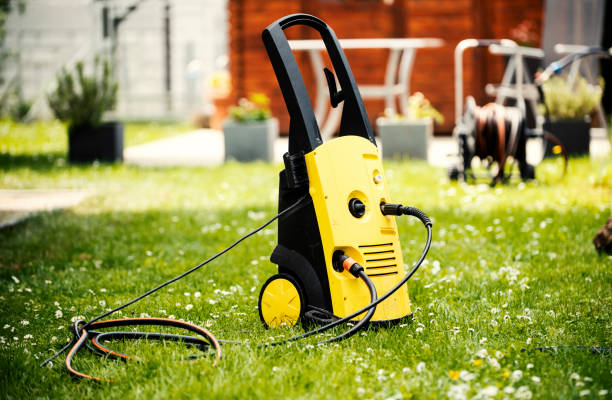 Best Pool Deck Cleaning  in Nevada, MO